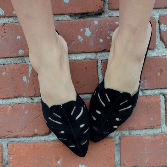 1 left! Soft Vegan Suede LaserCut Mule Flat - Picture 4 of 4